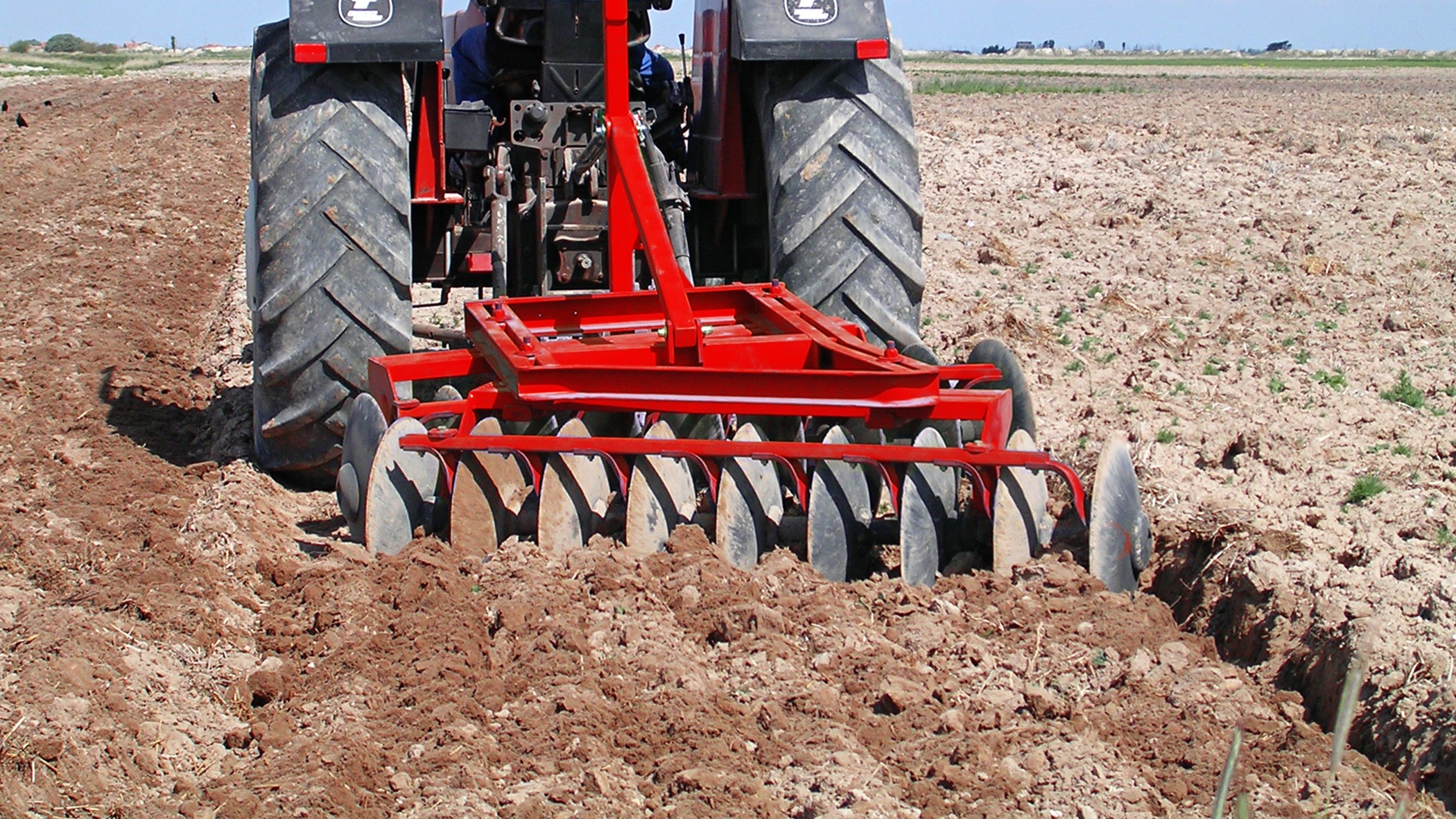 Tractors disc harrow